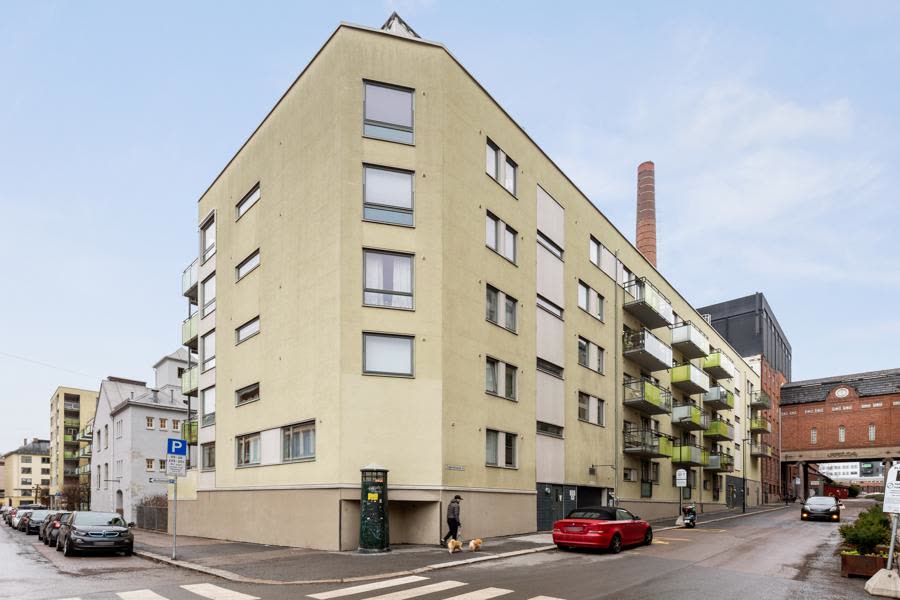 Teglverksgata 8 – teknikrum med isoleringskuddar